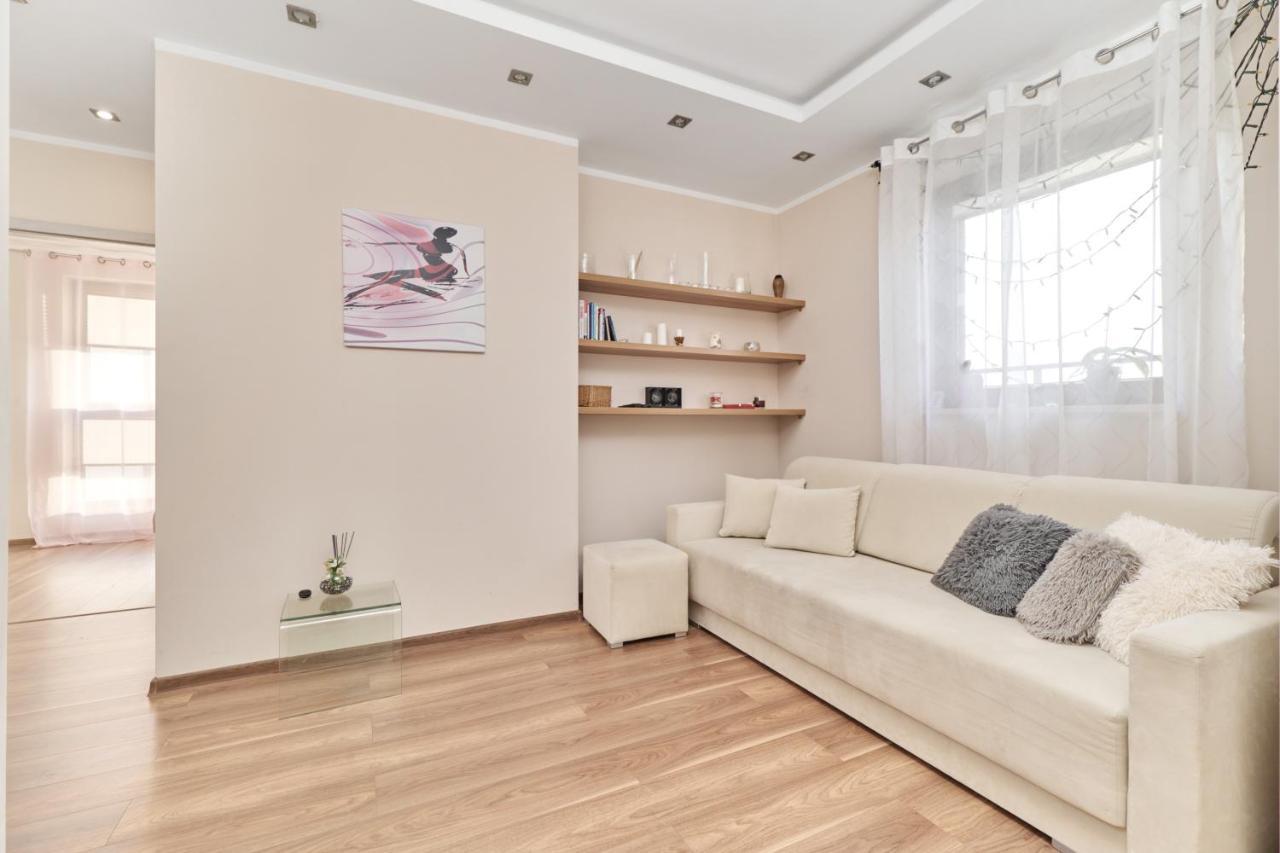 Apartment Wroclaw Krakowska With Balcony And Free Garage By Noclegi Renters Bagian luar foto