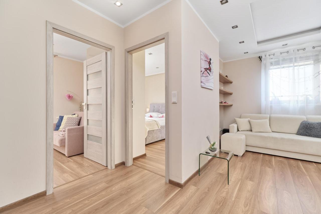 Apartment Wroclaw Krakowska With Balcony And Free Garage By Noclegi Renters Bagian luar foto