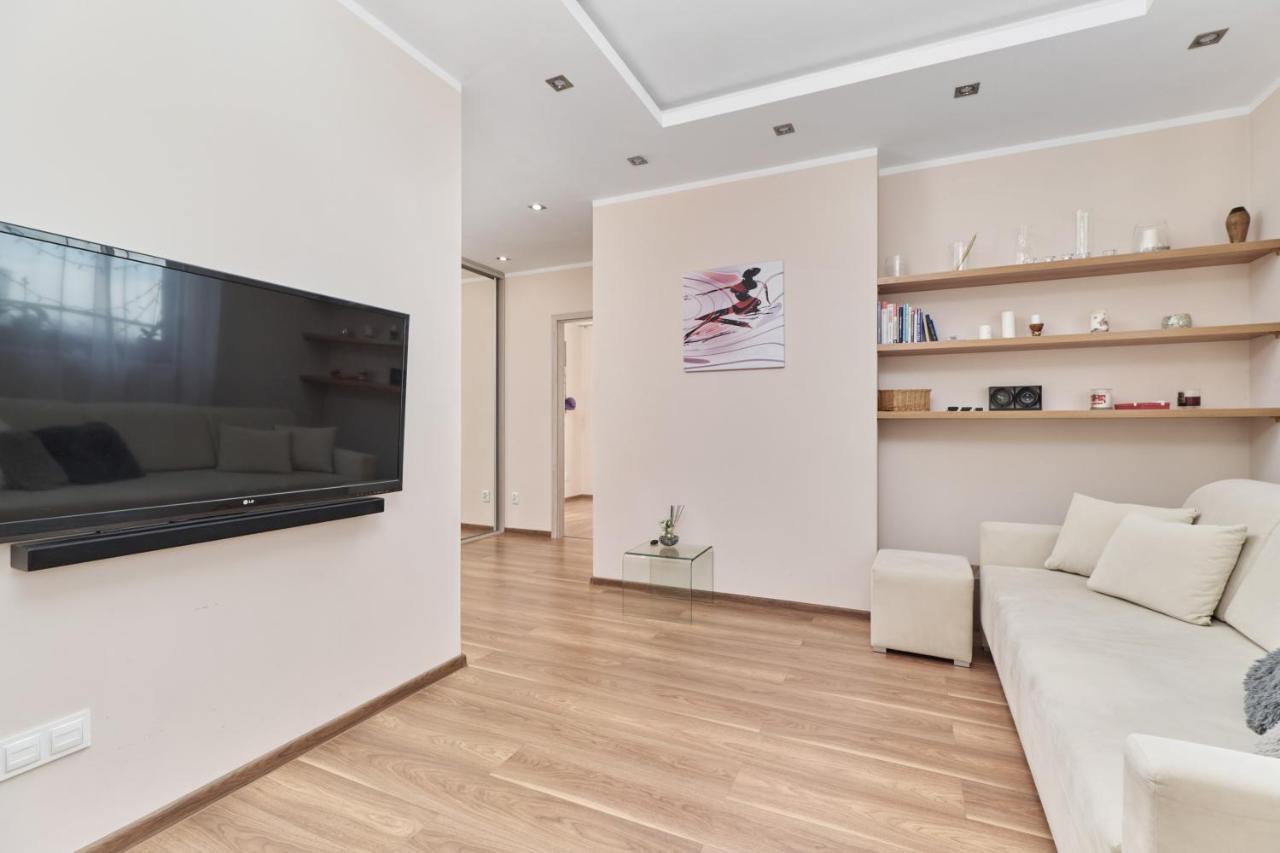 Apartment Wroclaw Krakowska With Balcony And Free Garage By Noclegi Renters Bagian luar foto