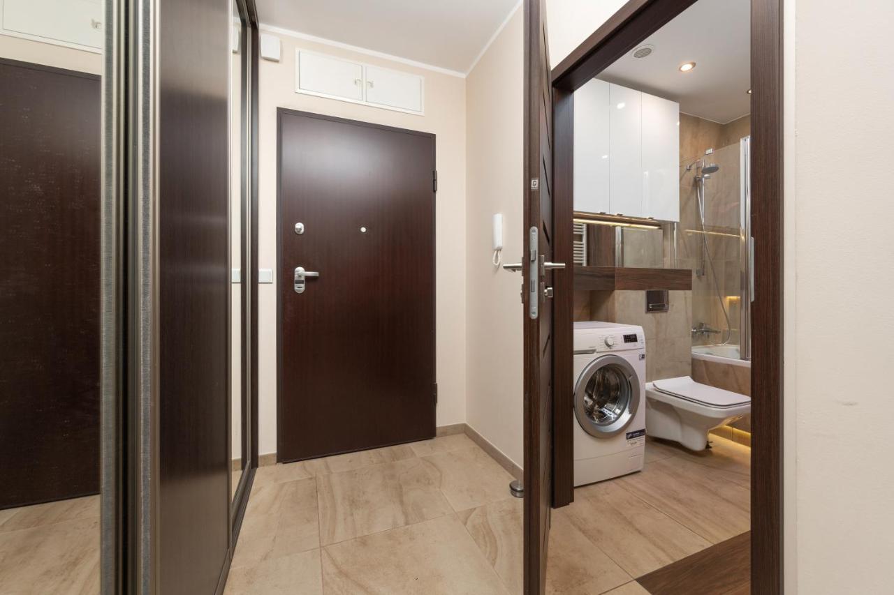Apartment Wroclaw Krakowska With Balcony And Free Garage By Noclegi Renters Bagian luar foto