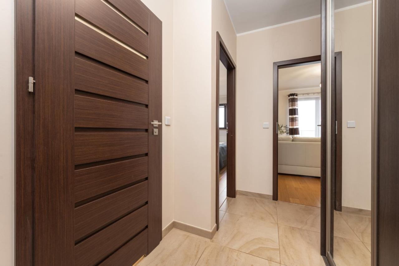 Apartment Wroclaw Krakowska With Balcony And Free Garage By Noclegi Renters Bagian luar foto